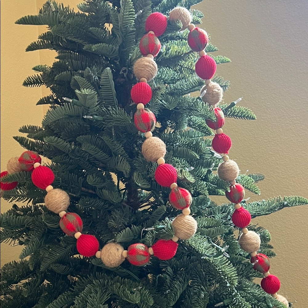 11 Strings of Festive Red and Beige Christmas Garland